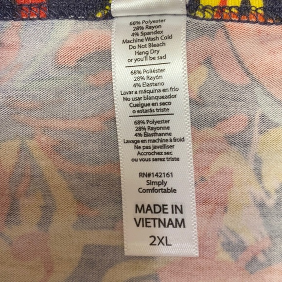 LuLaRoe Classic Tee Shirt Paisley Floral 2XL NWT - Picture 4 of 5